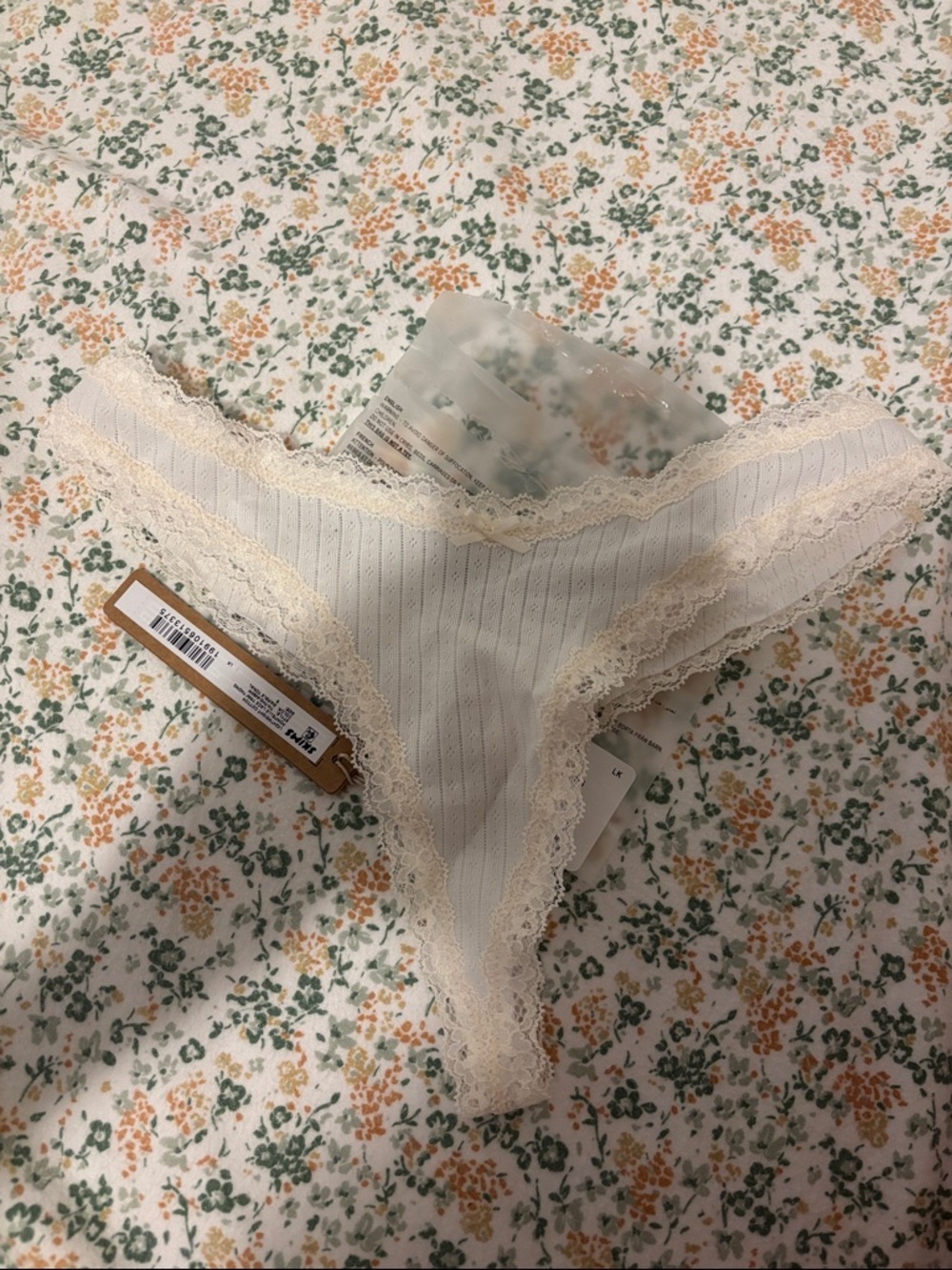 Skims Pointelle Lace Thong - Picture 4 of 5